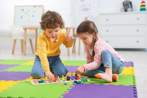 Standardy mają też uwzględniać sytuację dzieci z niepełnosprawnościami i ze specjalnymi potrzebami edukacyjnymi.