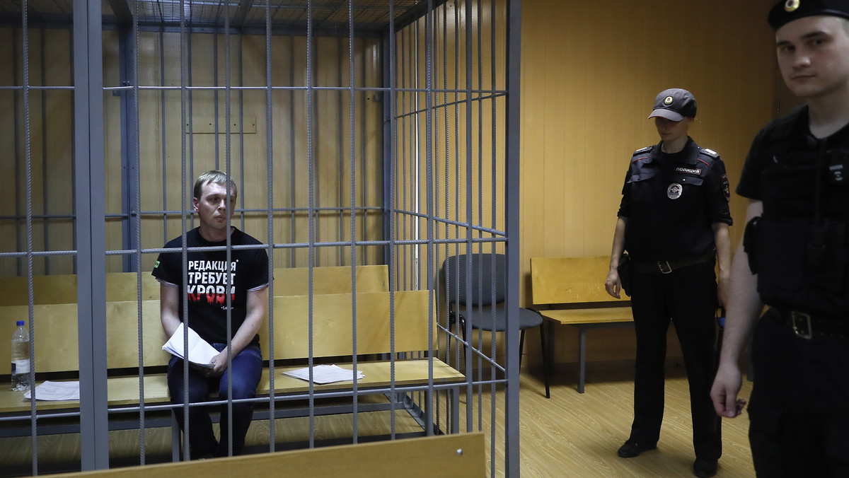 Rosyjski dziennikarz śledczy Iwan Gołunow wyszedł na wolność; dziennikarz wieczorem opuścił budynek głównego zarządu śledczego policji w Moskwie. Gołunow podziękował wszystkim za poparcie i powiedział, że musi teraz dojść do siebie.
