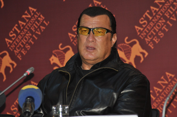 Amerykański portal Buzzfeed, podając tę informację oparł się na twierdzeniach czterech byłych i obecnych dyplomatów. Steven Seagal. Fot. K Zhestovskaya