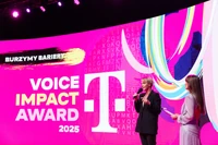 Pląs pokoleń. Jak tańce pod gołym niebem łączą młodych i starszych