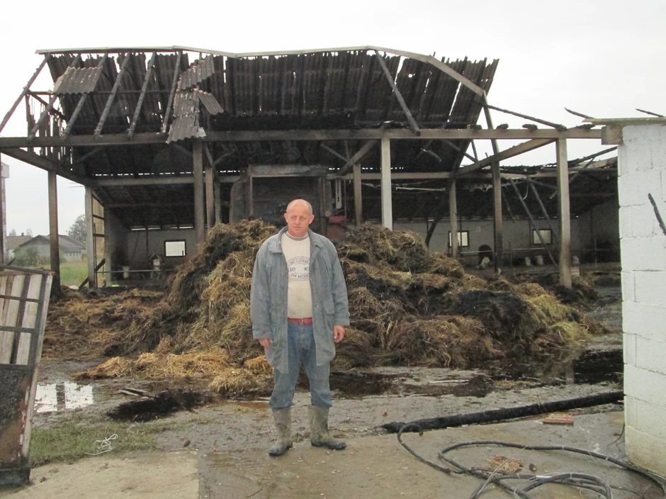 Mile Filipović kraj zgarišta