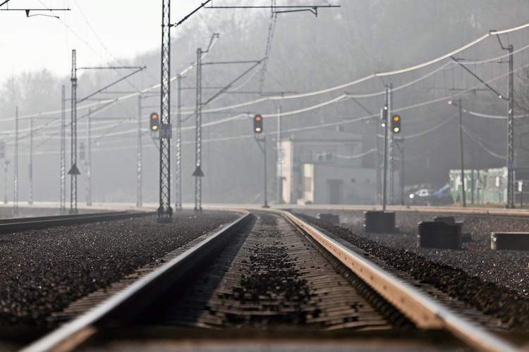 III etap modernizacji linii kolejowej E 30/C-E 30 na odcinku Kraków-Rzeszów kosztował 4 161 884 919.03 zł. Z funduszy unijnych pochodziło <b>2 355 885 057.37 zł </b>