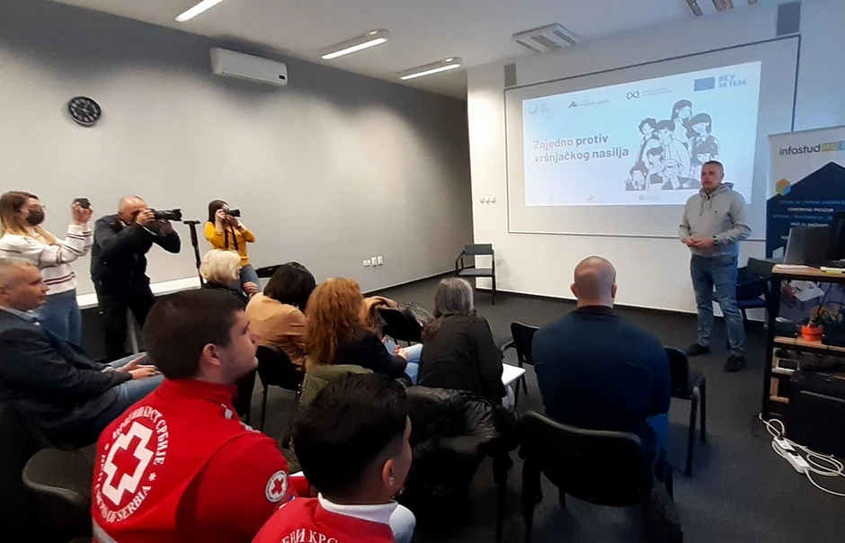 Predavanje o vršnjačkom nasilju i pretstavljanje inicijative o uvođenju Koordinacionog tela za borbu protiv vršnjačkog nasilja u Subotici 