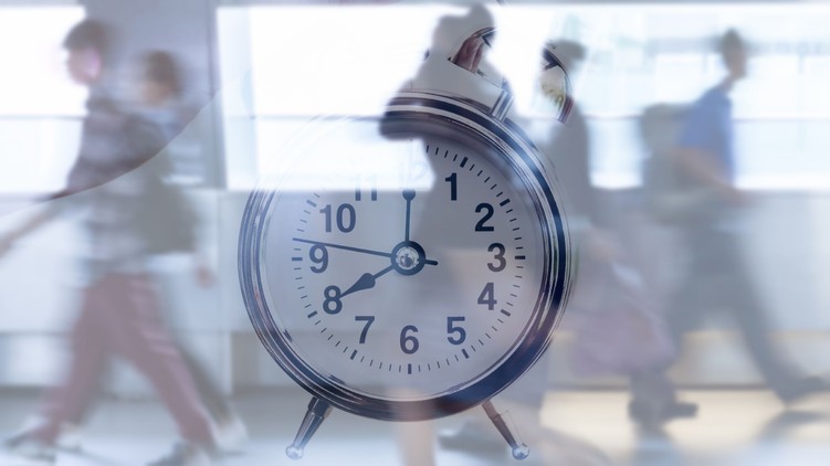 színes miért tűnik úgy gyorsabban telik idő