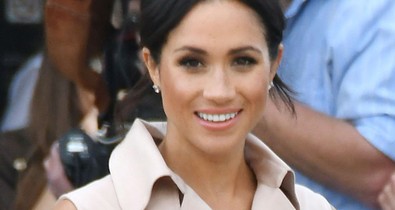 Meghan Markle ballonkabátot viselt ruhaként, ami csodálatos, viszont egy átlagos fizetésnél is többe kerül