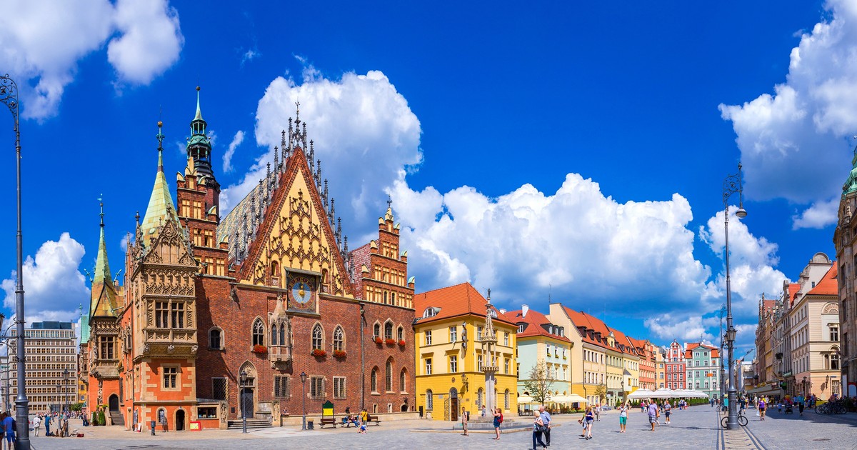 Absurd we Wrocławiu. Głosowali 200-latek i 142-latka. Miasto powiadamia prokuraturę