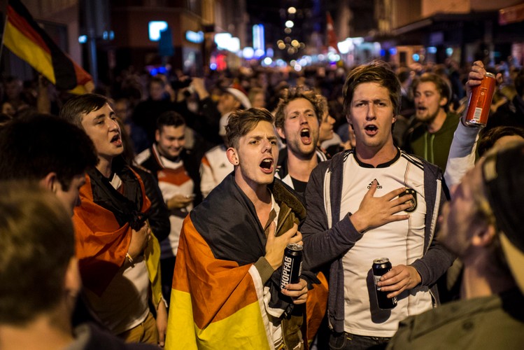 Żałoba i czarna rozpacz w Brazylii. Euforia Niemców