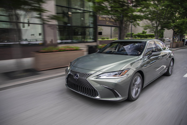 Lexus ES