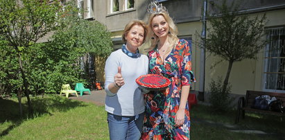 Miss Polonia Karolina Bielawska u dzieci w fundacji Dom w Łodzi
