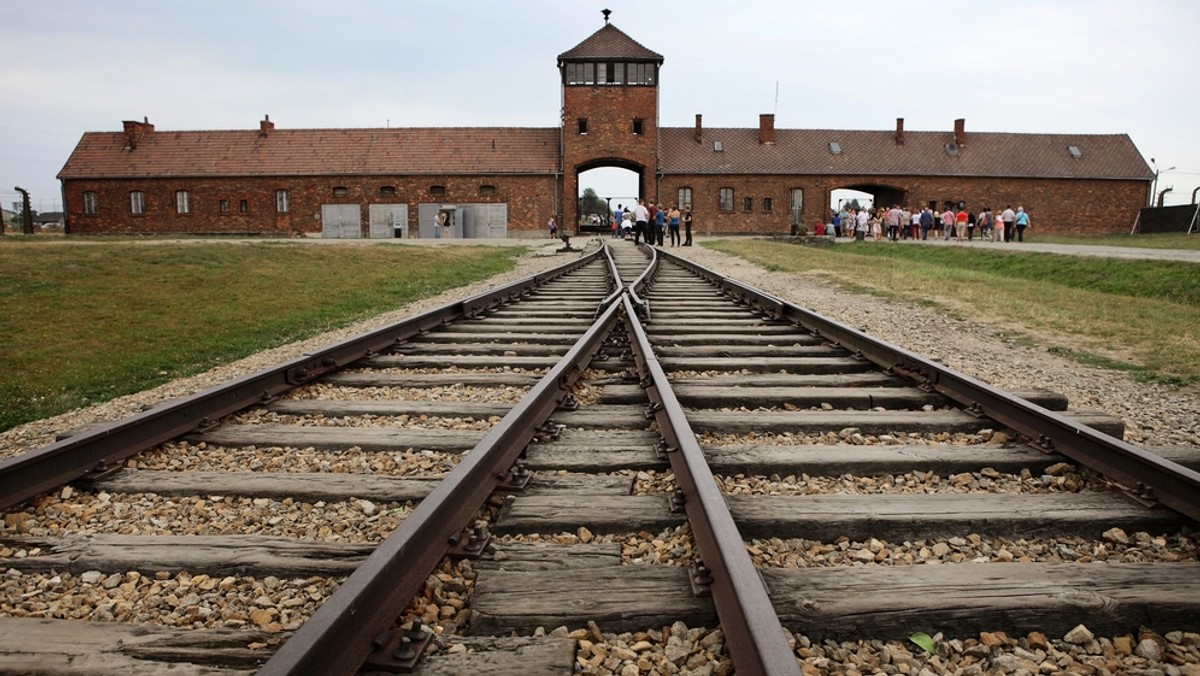 IPN zaprotestował przeciw artykułowi w "The Washington Times", który wiąże lokalizację niemieckich obozów koncentracyjnych w okupowanej Polsce z "antysemityzmem Polaków". To przejaw fałszywej narracji o polskiej historii - ocenił IPN.