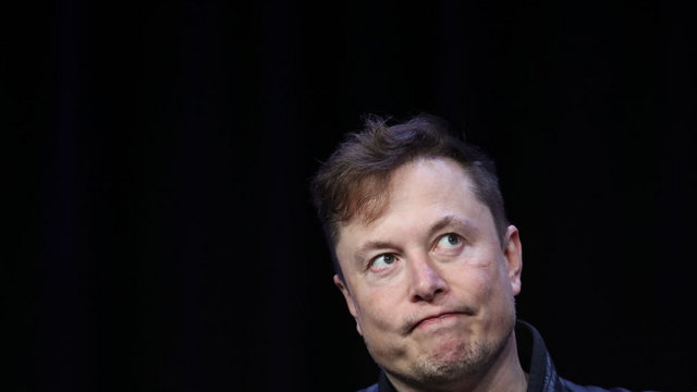 Elon Musk elképesztő zsiványsággal rúgta ki a Twitter vezetőit