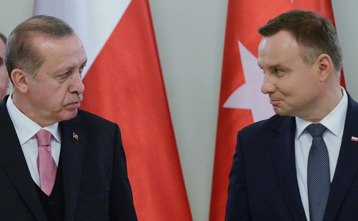Wizyta prezydenta Turcji w Polsce wzbudziła liczne kontrowersje.