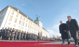 Niemieckie „jein”. Sojusznicy Berlina mają dosyć ambiwalentnej polityki wobec Ukrainy i Rosji