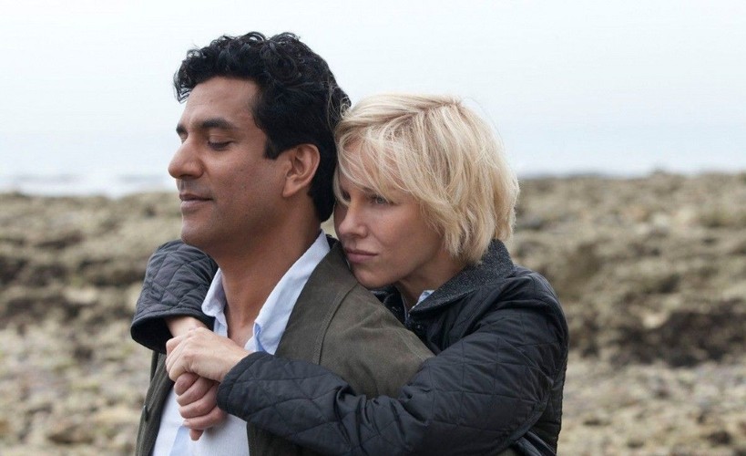 Naomi Watts i Naveen Andrews