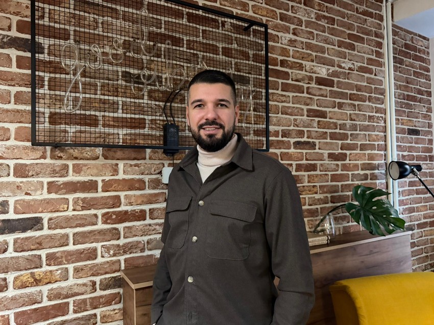 "OŠTETILA GA JE ZA 50.000 EVRA" Kolega izneo šok tvrdnje o Sandri Rešić, malo ko je znao DA JE BILA VERENA