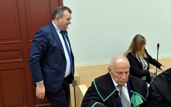 Krzysztof B. przyznał się w sądzie do wręczenia łapówki senatorowi Gawłowskiemu
