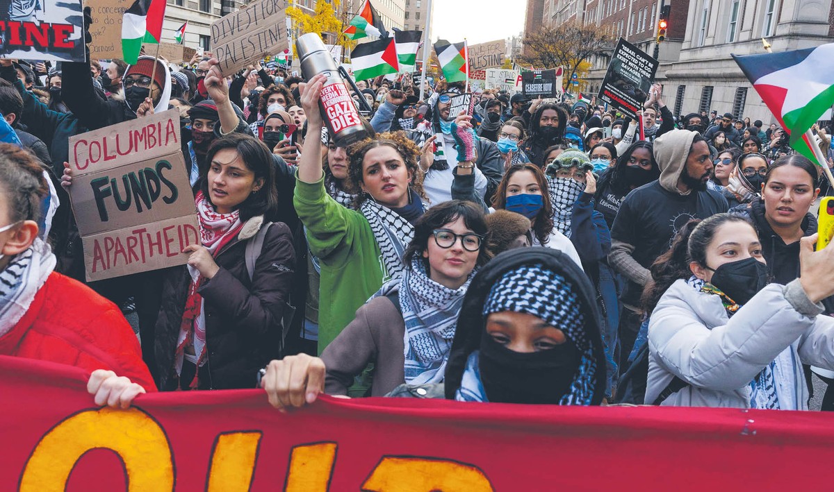 Demonstracja przed Uniwersytetem Columbia w Nowym Jorku. 15 listopada 2023 r.
