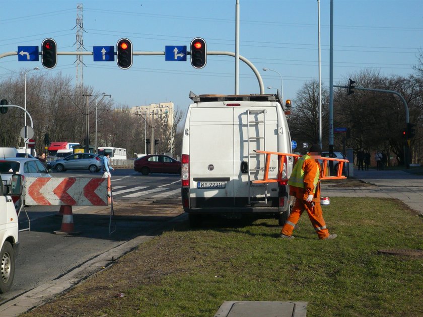 prace drogowe w godzinach szczytu w Łodzi zakorkowały trasę