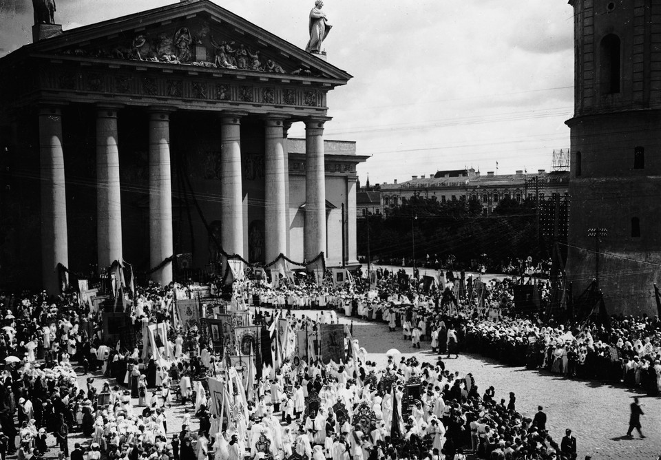 Uroczystość Bożego Ciała w Wilnie, 1937 r.