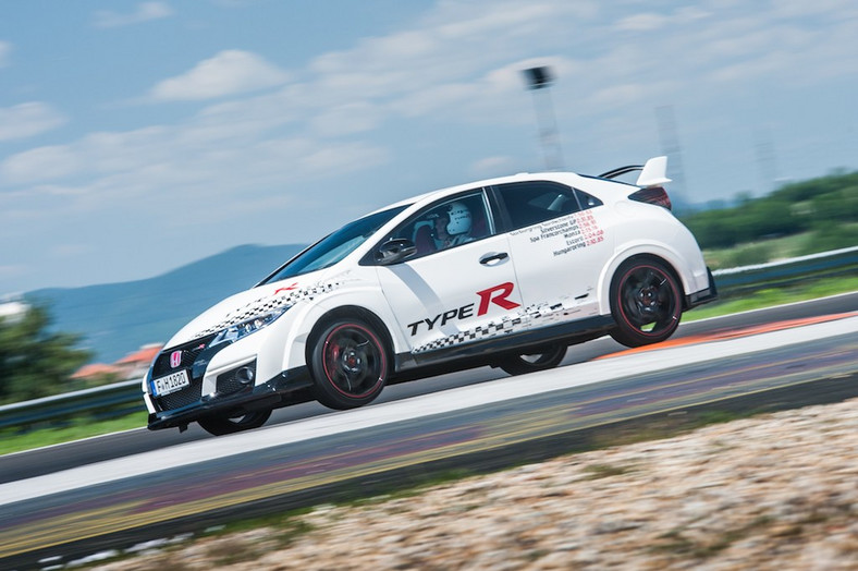 Honda Civic Type R na 5 torach wyścigowych