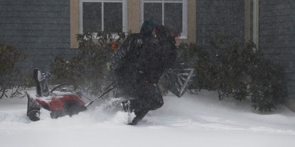 epa06417114 - USA WEATHER WINTER STORM (Winter storm hits New England)