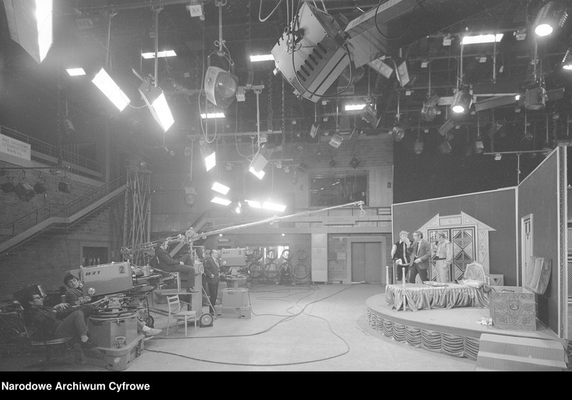 W tym quizie pytamy o znane programy telewizji czasów PRL. Pamiętasz, co się wtedy oglądało?