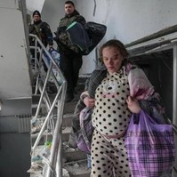 Kislánya született a lebombázott mariupoli kórházból kimenekített kismamának