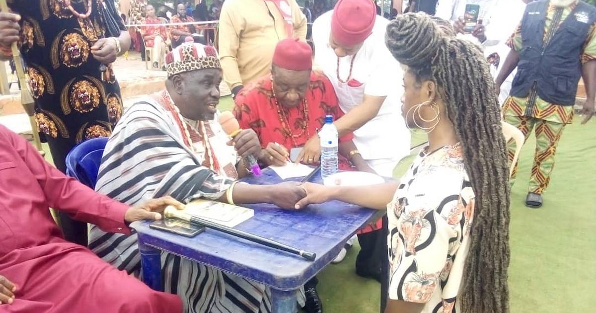 40 Americans claim Igbo ancestry, take traditional names in Enugu - Vimarsana News