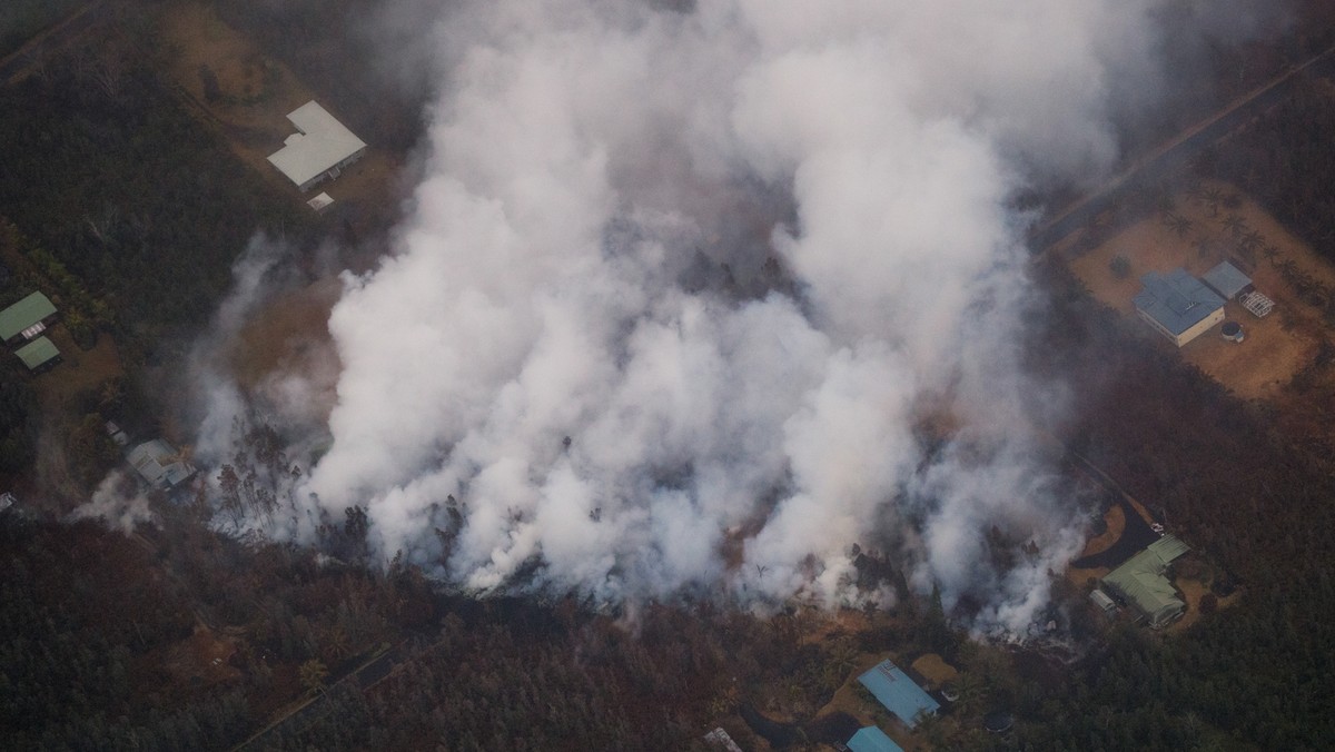 epa06734626 - USA HAWAII VOLCANO (New fissure erupts in Kilauea's east rift zone)