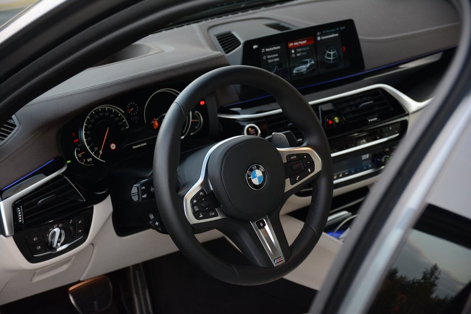 BMW 540i xDrive (7)