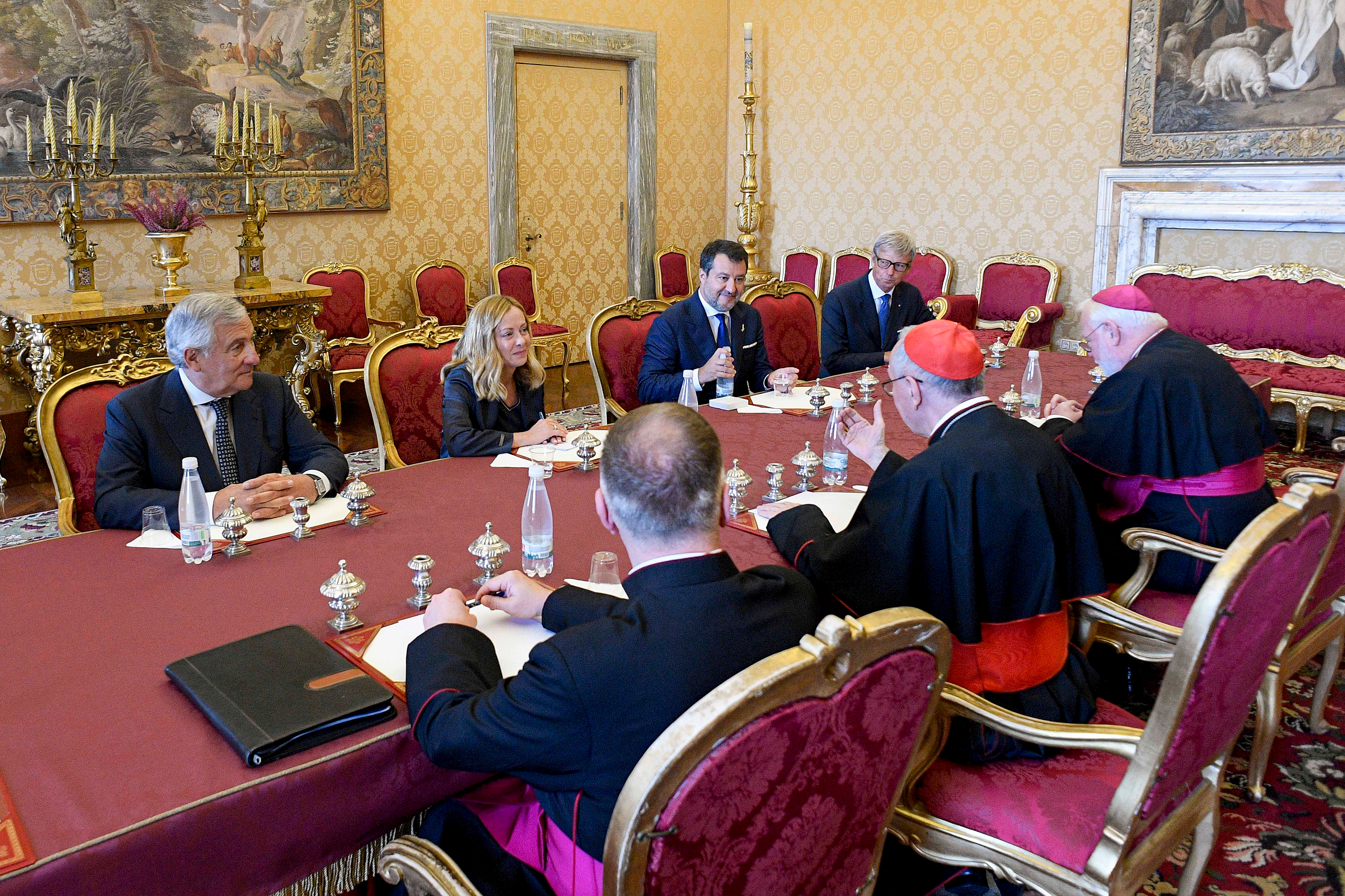 Parolin dubita su attacco chiesa: Vaticano chiede chiarimenti