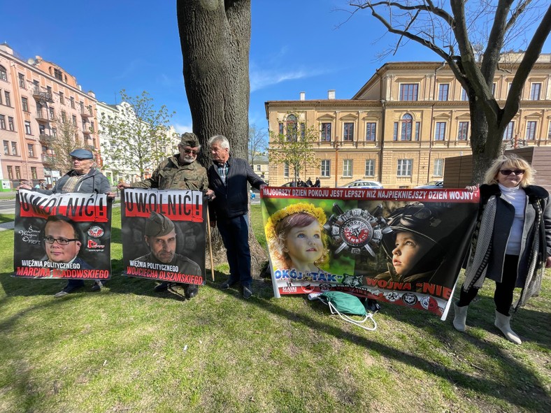 Antyszczepionkowcy domagają się uwolnienia Wojciecha O. i Marcina O.