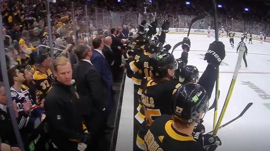 NHL: 10 zwycięstw z rzędu. Bruins wciąż nie do zatrzymania [WIDEO]