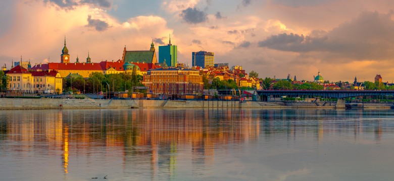 Warszawa: Miejskie szalety droższe niż biblioteka i dom spotkań [WIDEO]