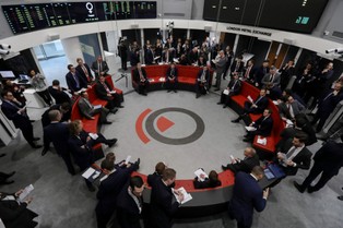 Światowy rynek metali martwi się wojną w Ukrainie, ale wciąż handluje z Rosją