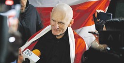białoruś uwalnia 123 ludzi. ale nie poczobuta