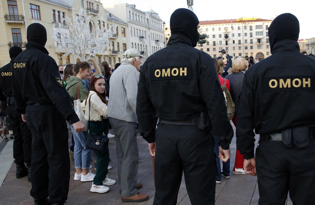 Białoruś: OMON wdarł się do redakcji „Narodnej Woli”