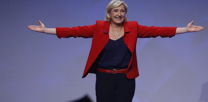Le Pen zaatakowana na wiecu. FILM