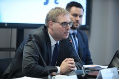 Wiceszef MF: Wprowadzamy nowy podatek dla wielkiego biznesu