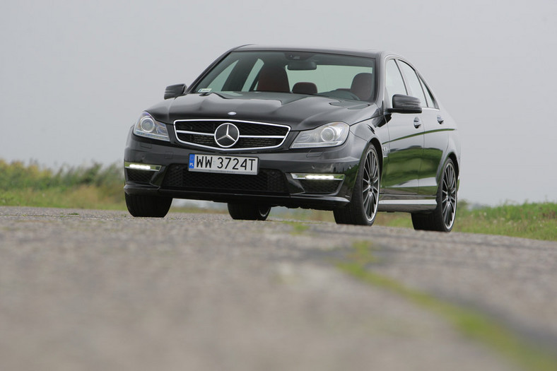 Test Mercedesa C63 AMG: jak jeździ diabelski rydwan