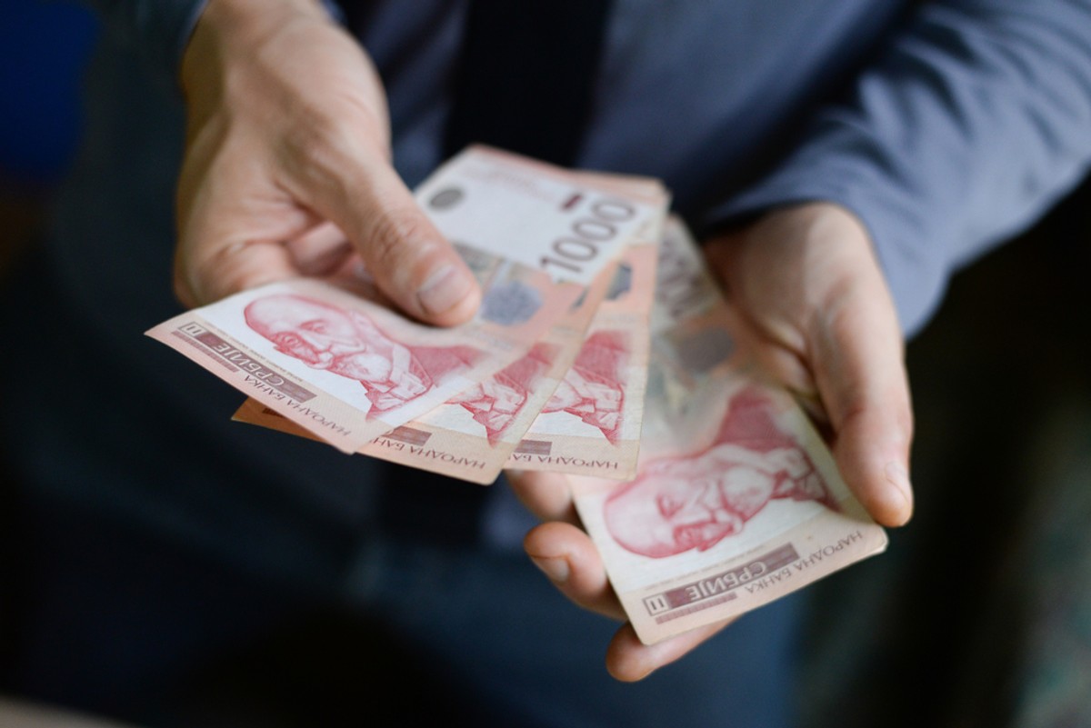 Kalendar isplate državne pomoći: Kada stiže prvih 30 evra, kada svih 60, a kad &#34;bonus&#34; za penzionere i nezaposlene