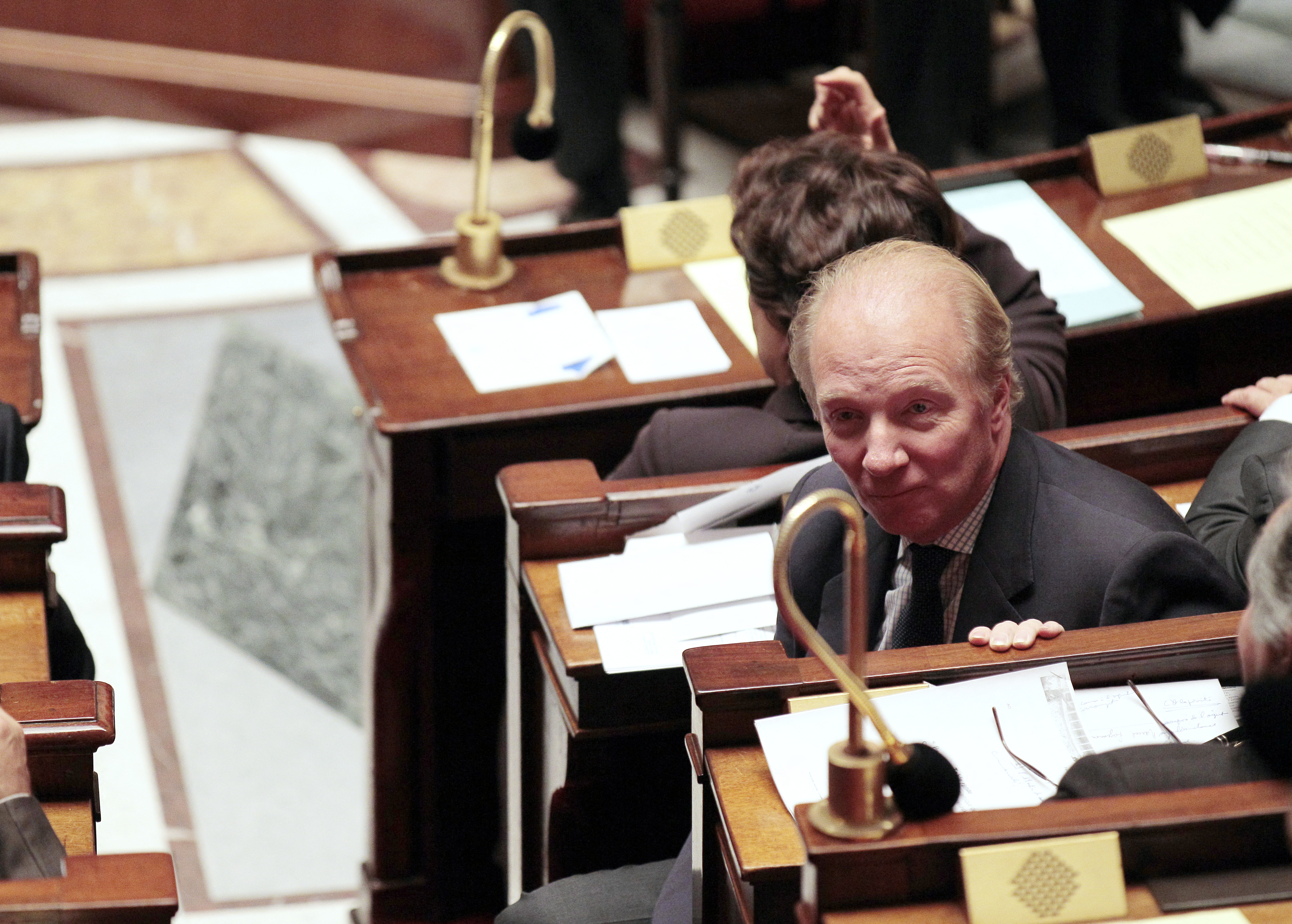 Condamné à l'inéligibilité : Hortefeux se bat pour garder son siège