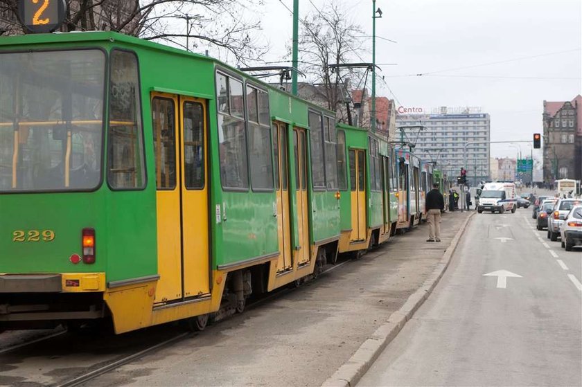 Tramwaj potrącił staruszkę