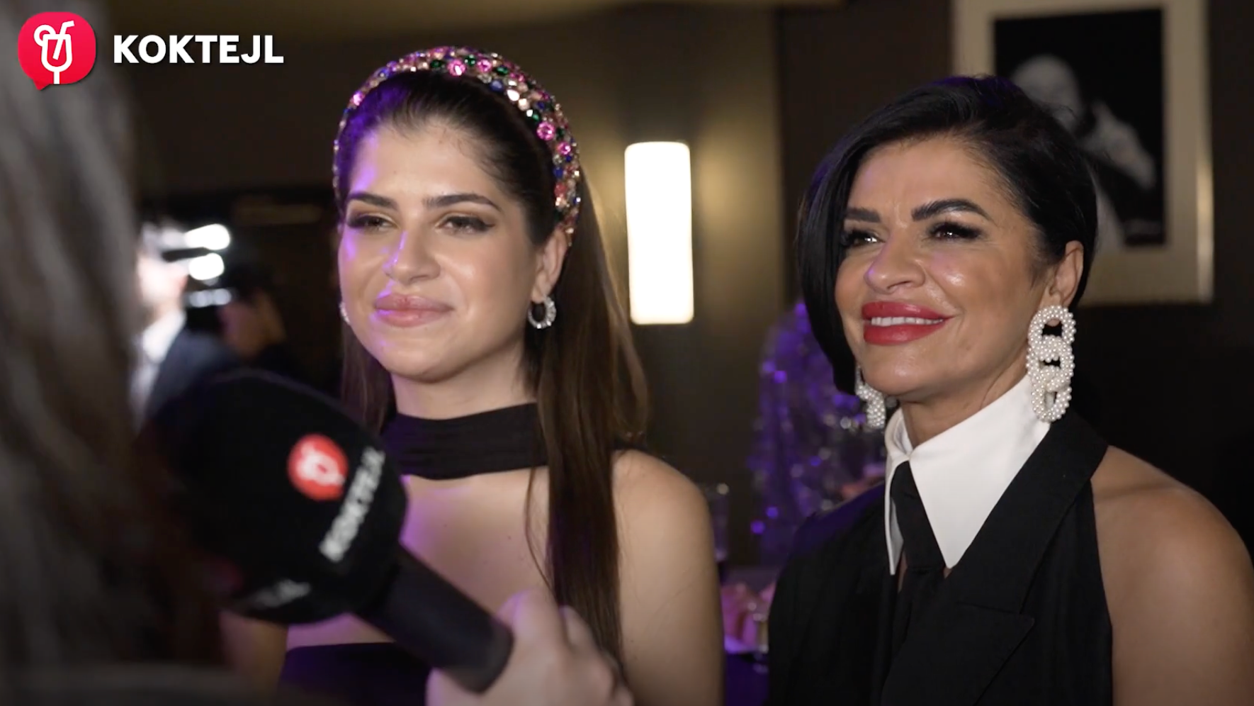 Speváčky Vanessa a Silvia Šarközi.