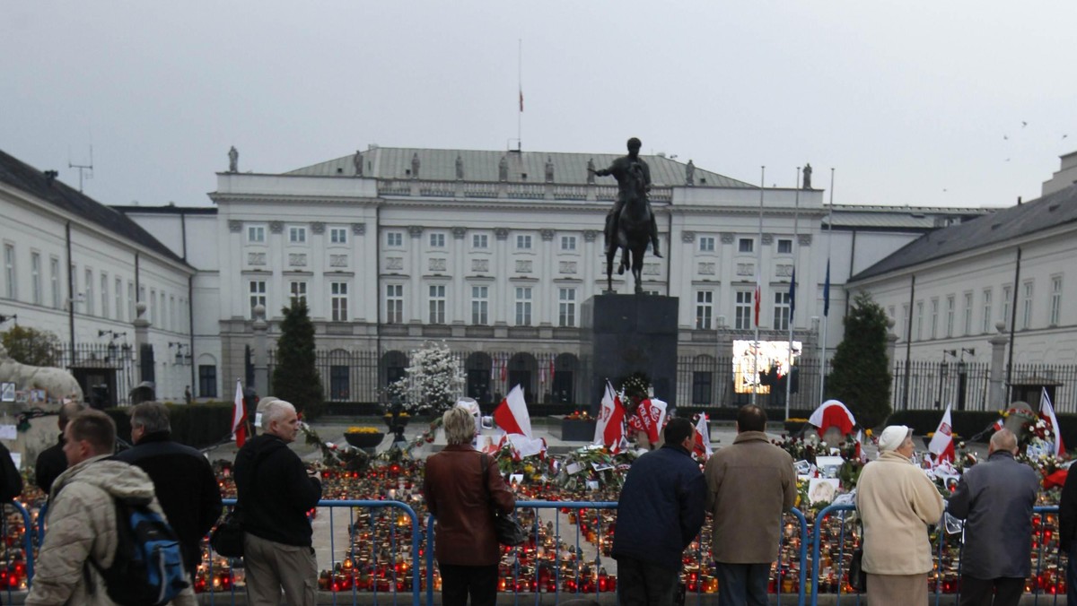 2010-04-13T053847Z_01_PEJ05_RTRIDSP_3_POLAND-PRESIDENT-CRASH.jpg