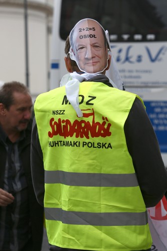 Związkowcy pod Ministerstwem Gospodarki