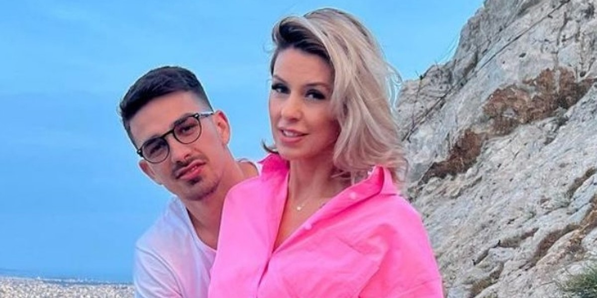 Sergiu i Andreea Hanca zamieszkali w Polsce w 2019 roku, gdy piłkarz został zawodnikiem "Pasów". Teraz muszą wrócić do Rumunii. 