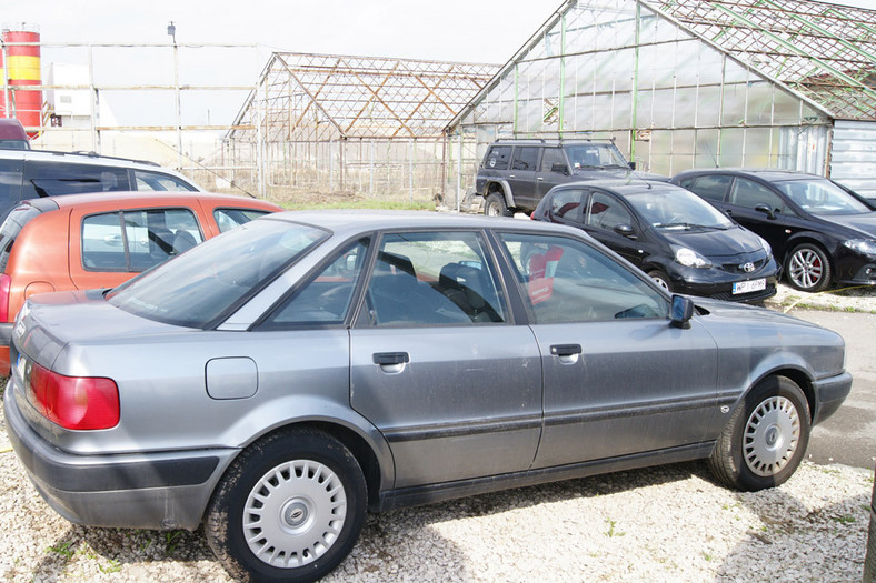 Jak bezpiecznie kupić tanie auto? Sprawdzamy ogłoszenia samochodów za 10 tys. zł