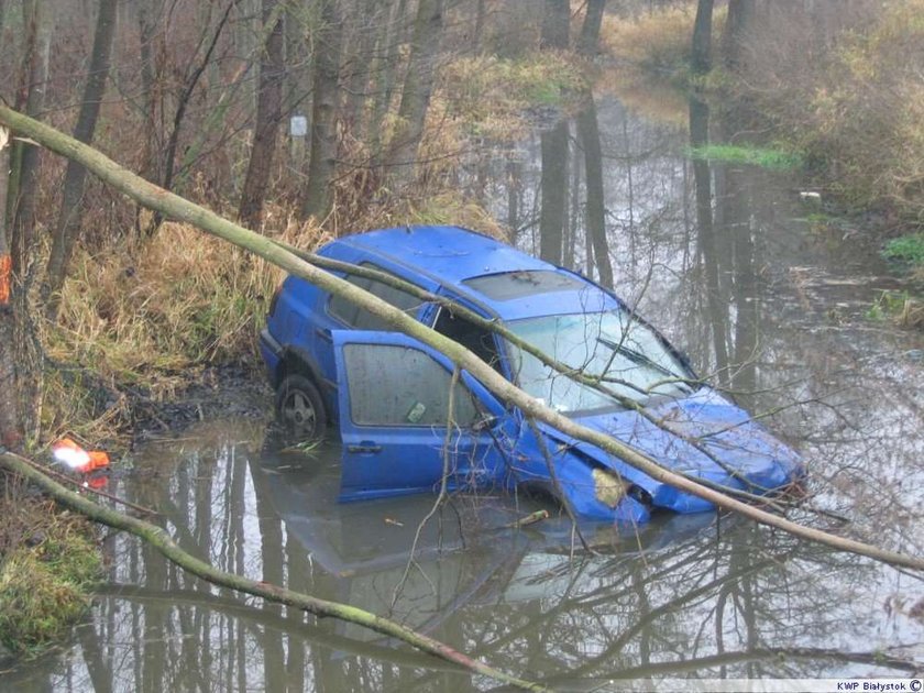 Pijany ojciec wjechał z dzieckiem do rzeki!