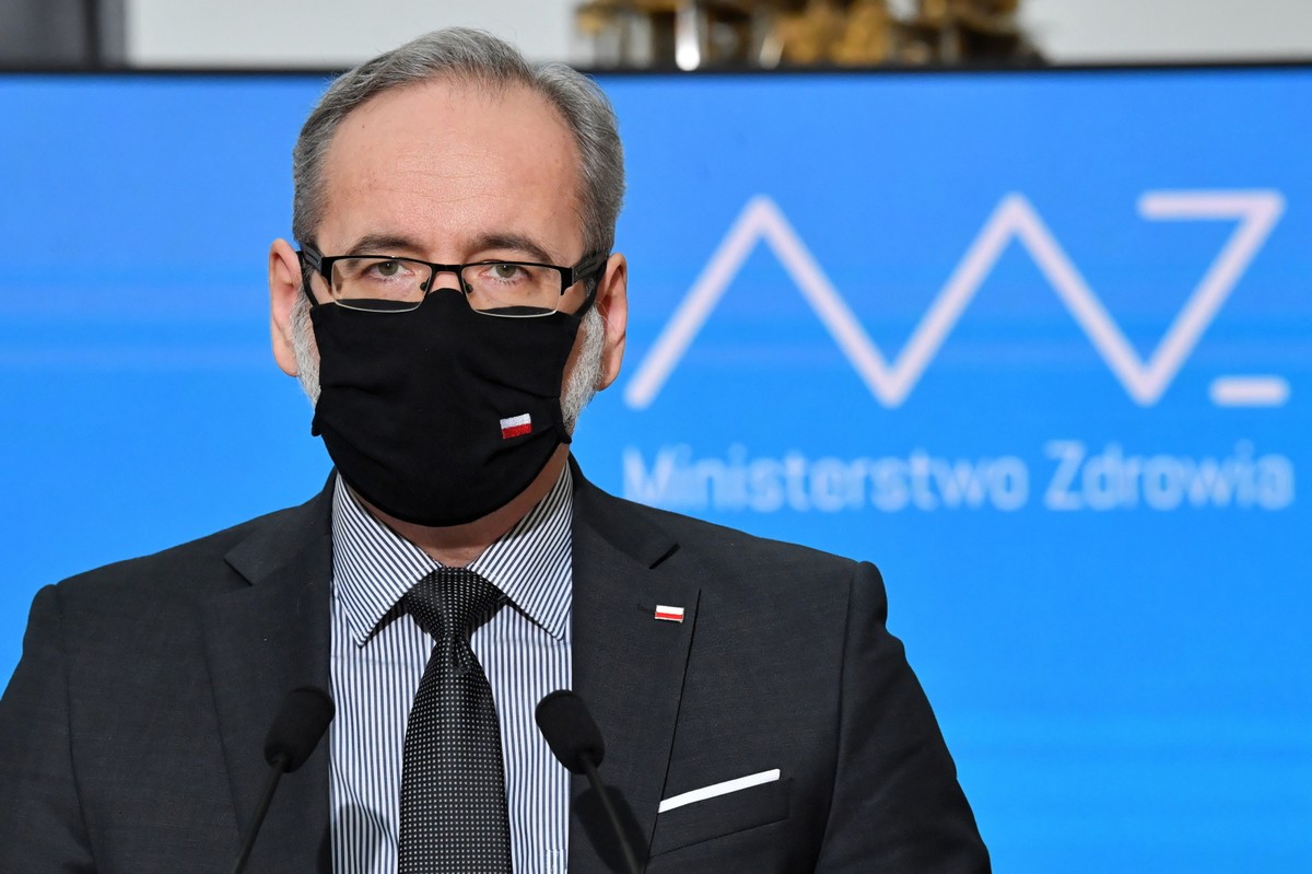 Minister zdrowia Adam Niedzielski podczas konferencji dot. sytuacji epidemicznej w Polsce